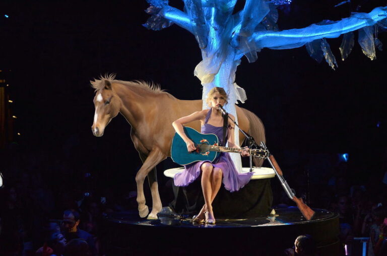 America’s Sweetheart: When This Fan’s Horse Got Sick, Taylor Swift Euthanized It Onstage